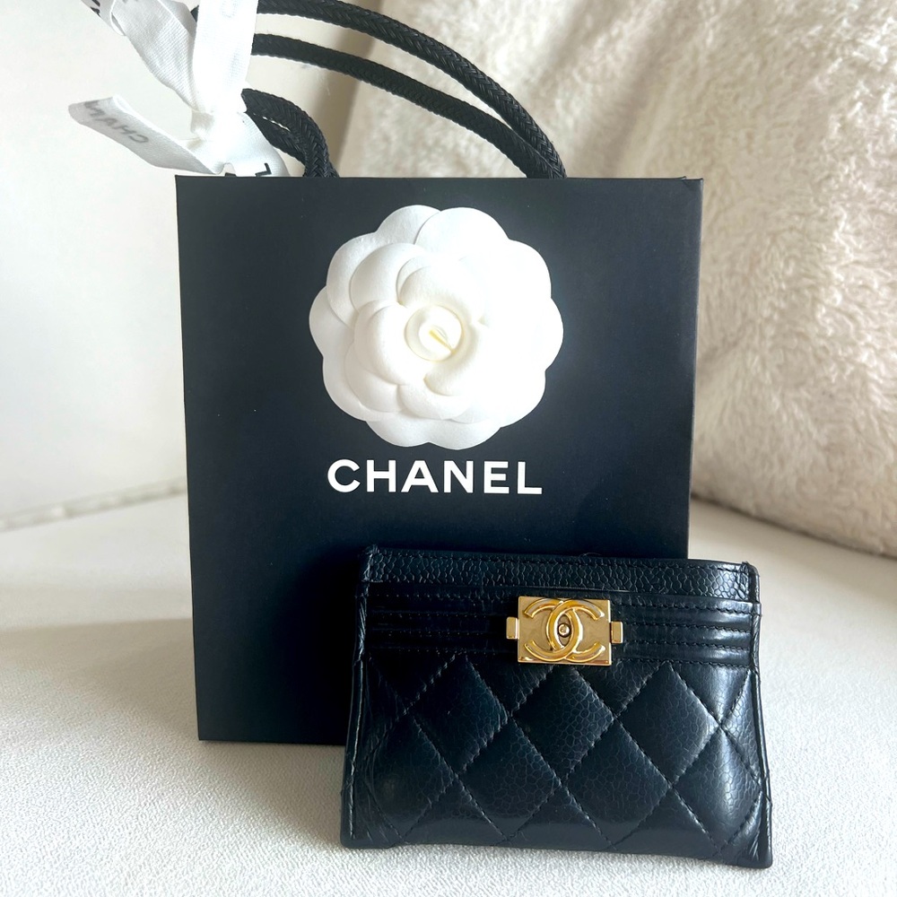 Chanel Caviar Quilted Boy Card Holder Black leather Gold Hardware